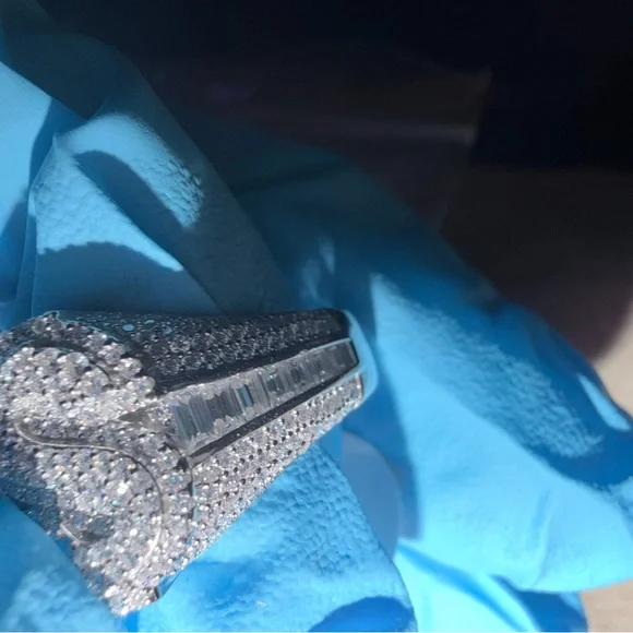 MOISSANITE
925 SILVER 3.0CTW
$ 950.00 ring size 11 - Picture 5 of 8